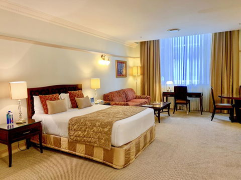 Royal Albert Hotel - Foster Accommodation 1