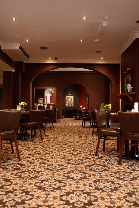 Royal Hotel Singleton - Foster Accommodation 3