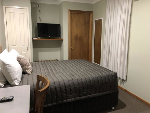 Roydons Motor Inn - Foster Accommodation 3