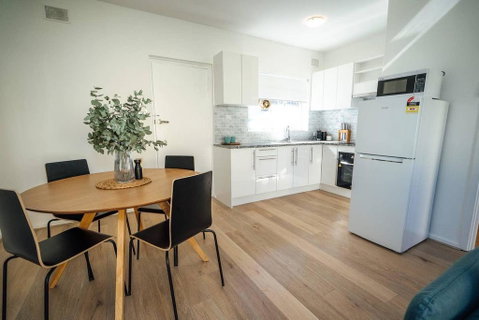 Sahara On Anzac-Close To Airport, City & Beach! - Foster Accommodation 2