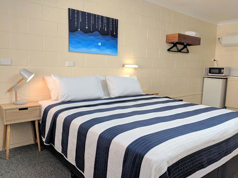 Sail Inn Motel - Foster Accommodation 1