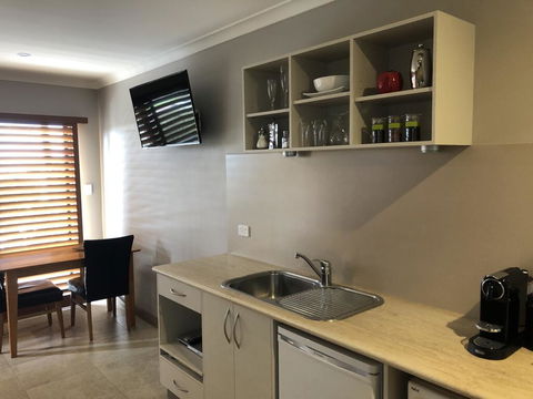 Saltair Luxury Accommodation - Adults Only - Foster Accommodation 3