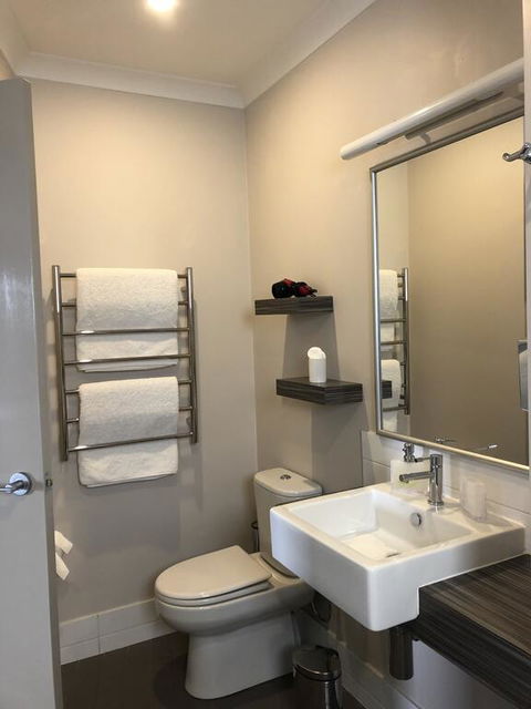 Saltair Luxury Accommodation - Adults Only - Foster Accommodation 2