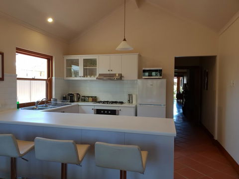 Salty Eyre Glenelg - Foster Accommodation 1