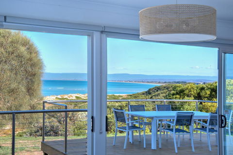 Sandbar Beach House - Foster Accommodation 0