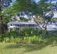 Sapphire Beach Pet Friendly Beach 5 minute walk - Foster Accommodation
