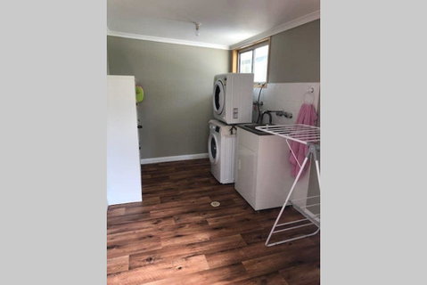 SAREAL PARK - Foster Accommodation 2