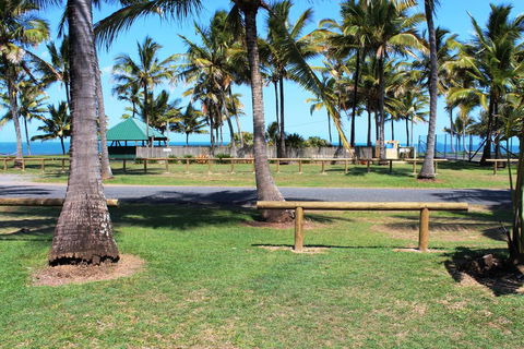 Sarina Beach Motel - Foster Accommodation 1