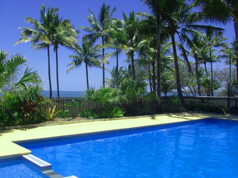 Sarina Beach Motel - Foster Accommodation 0