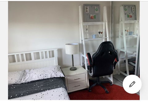Sassy And Modern Apartment - Foster Accommodation 0
