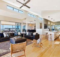 Sea La Vie - Foster Accommodation