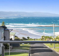 SEA SPECTACULAR - seconds from the beach