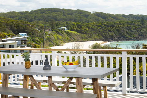 Seal Rocks Beach House ....Sugarloaf - Foster Accommodation 2