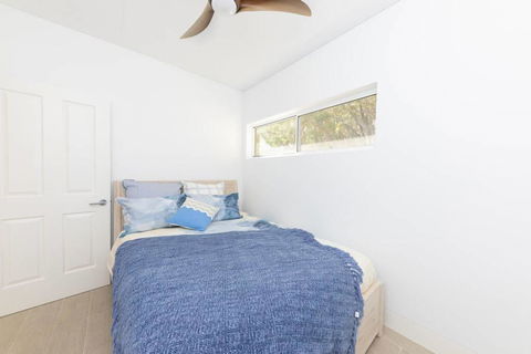 Seal Rocks Beach House ....Sugarloaf - Foster Accommodation 3