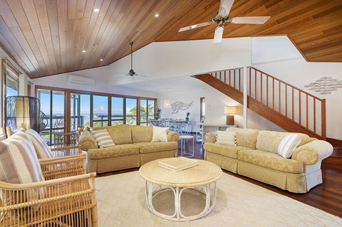 Seascape @ 19 Pindari - Privacy, Space, Views - Foster Accommodation 3