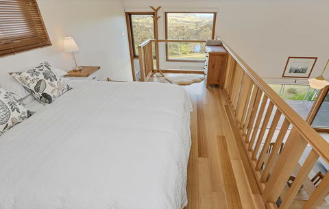 Seascape Retreat - Foster Accommodation 3