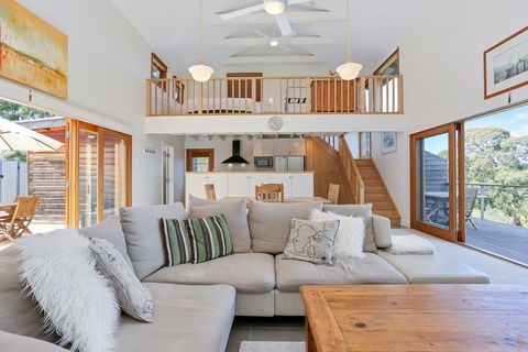 Seascape Retreat - Foster Accommodation 1