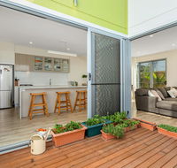 SEASIDE BY THE BEACH - Foster Accommodation