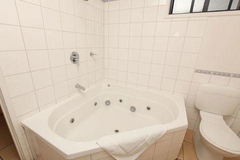 Seaview Motel & Apartments - Foster Accommodation 1