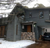 Secret Hut - Foster Accommodation