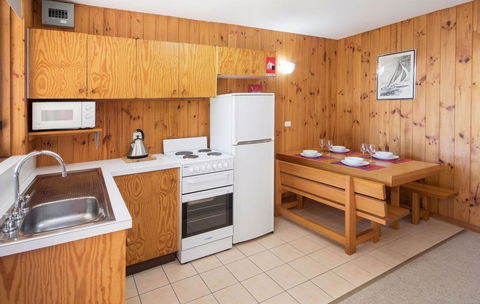 Seeblick 2 On Lake Jindabyne - Foster Accommodation 2