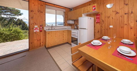 Seeblick 2 On Lake Jindabyne - Foster Accommodation 3