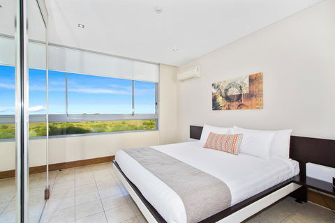 Self Contained 2 Bed Luxury Apartment - Foster Accommodation 1