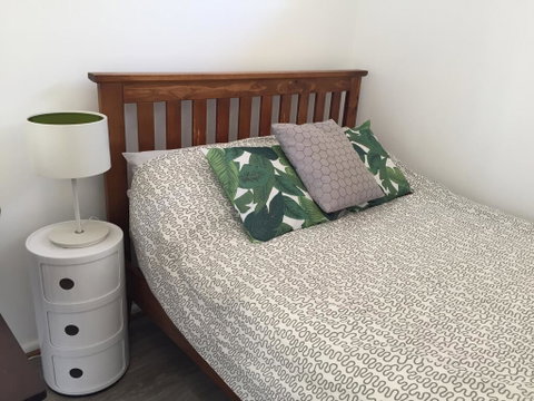 Self Contained Cabin - Foster Accommodation 1