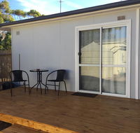 Self Contained Cabin - Foster Accommodation