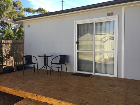 Self Contained Cabin - Foster Accommodation 0