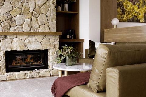 Sequoia Lodge - Foster Accommodation 1