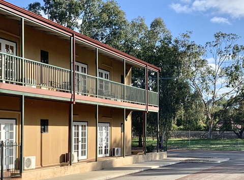 Settlers Hotel York - Foster Accommodation 3