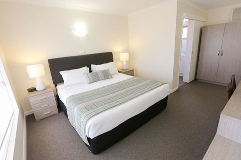 Seven Pines Motor Inn - Foster Accommodation 2
