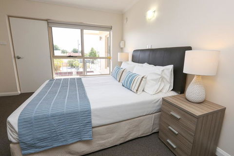 Seven Pines Motor Inn - Foster Accommodation 3