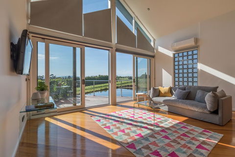Seville Estate - Foster Accommodation 0