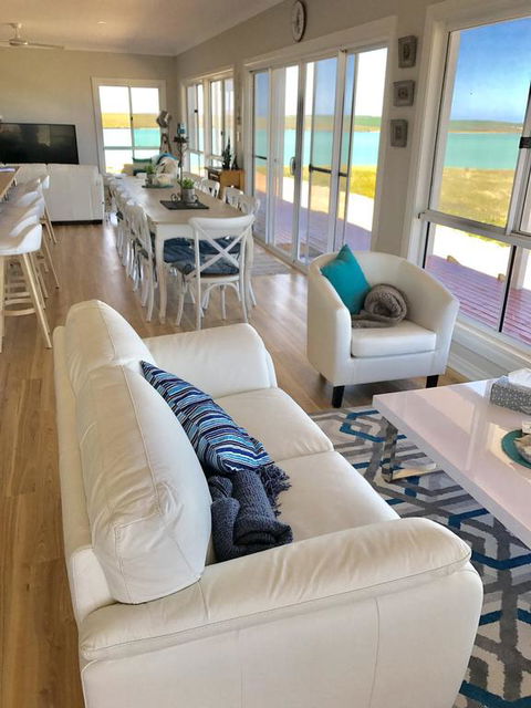Shades Of Blue Eco Retreat - Foster Accommodation 3