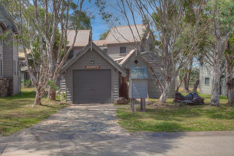 Sharpys Chalet - Foster Accommodation 3