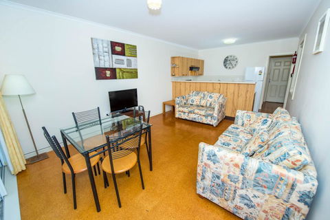 Shoal Bay Avenue, Unit 1/7 - Foster Accommodation 3