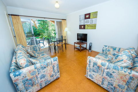Shoal Bay Avenue, Unit 1/7 - Foster Accommodation 1