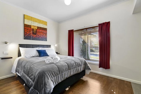 Short Stays Gippsland Trafalgar - Foster Accommodation 1