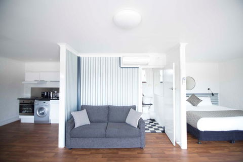 Siesta Central Apartments - Foster Accommodation 0