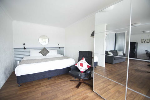Siesta Central Apartments - Foster Accommodation 2