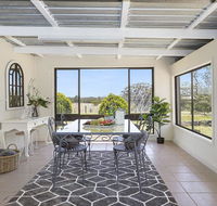 Silky Oak Cottage - cosy with country views - Foster Accommodation