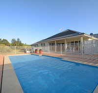 Silver Springs 6br Luxury Homestead with Wifi Pool. Fireplace Views Olives and Space - Foster Accommodation