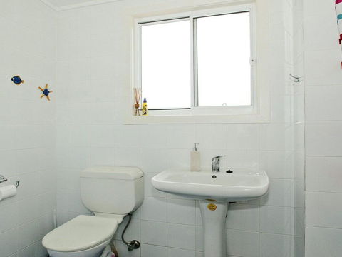 Silvermere Cottage - A Cosy Family Getaway - Foster Accommodation 2