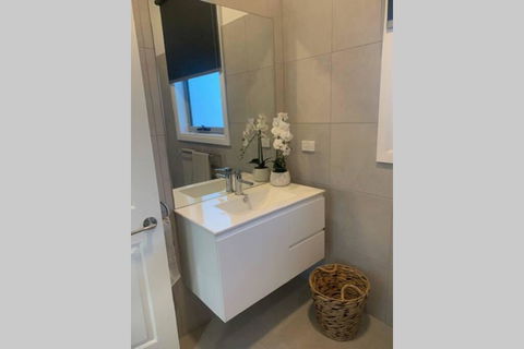 Skibo Cottage - Foster Accommodation 2