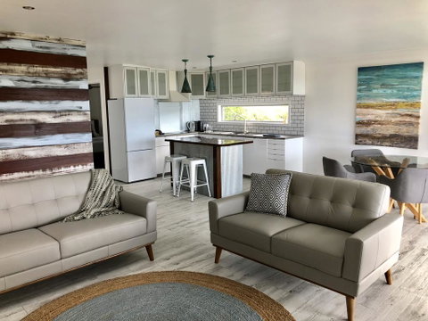 Sky Loft On Bruxner - Korora - Coffs Harbour - Foster Accommodation 2
