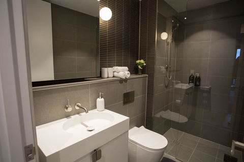 Sky Wonder - Foster Accommodation 1