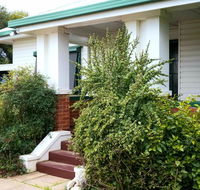 Skymirror Cottage - Foster Accommodation