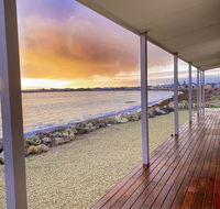 Smart Beach House  Pelican Point - Foster Accommodation